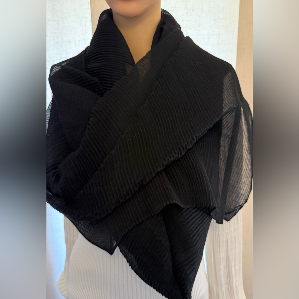 Black sheer wrap polyester  30”x100”. (2ft 4in x 8ft 4 in)